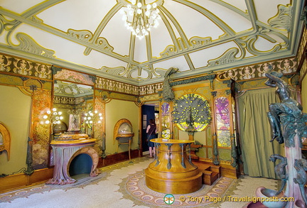 Georges Fouquet's boutique at 6 rue Royale as designed by Alphonse Mucha